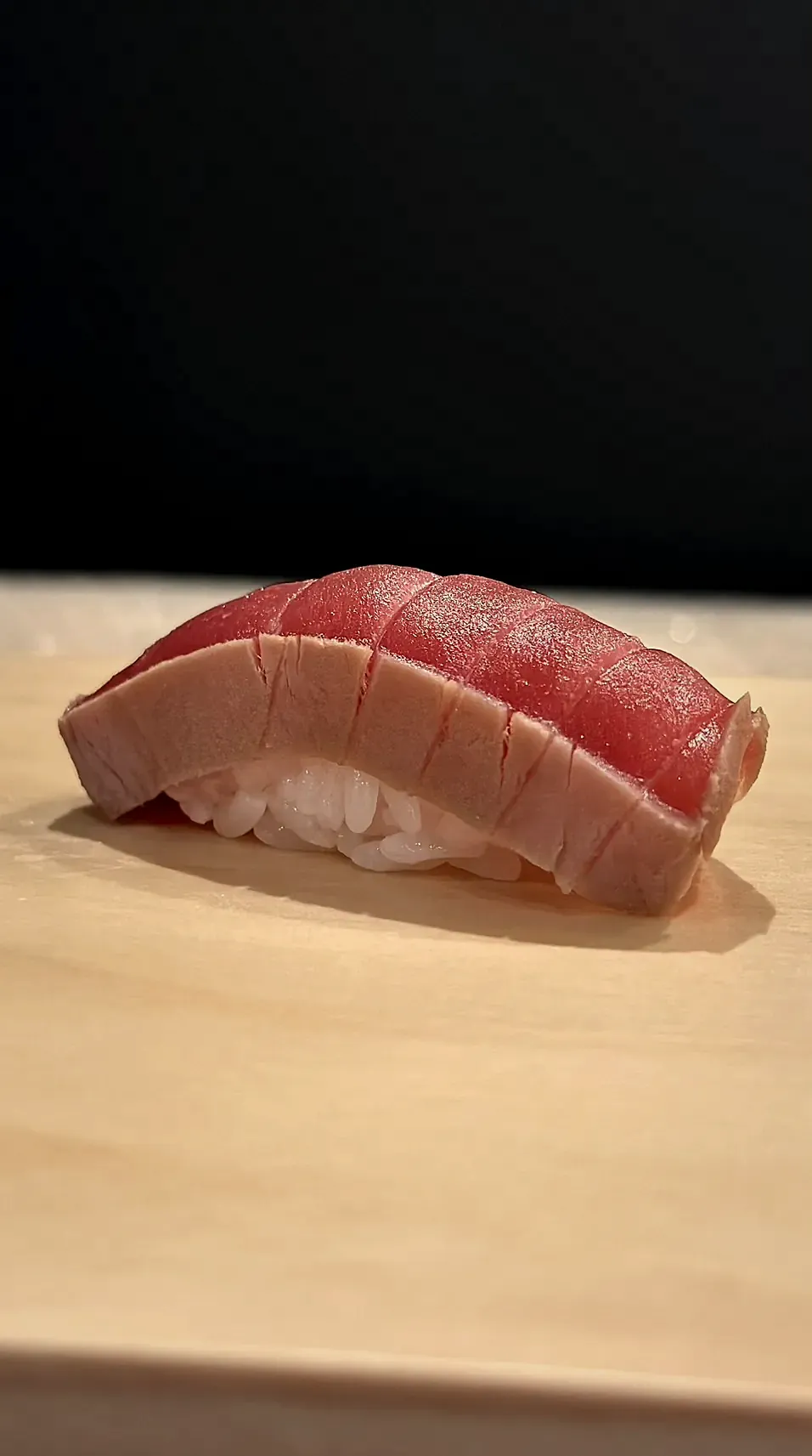 しゝゑの厚く切った本鮪の握り